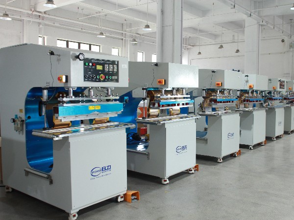 东莞日力自动化设备有限公司高周波帐篷布熔接机：帐篷加工的高效之选