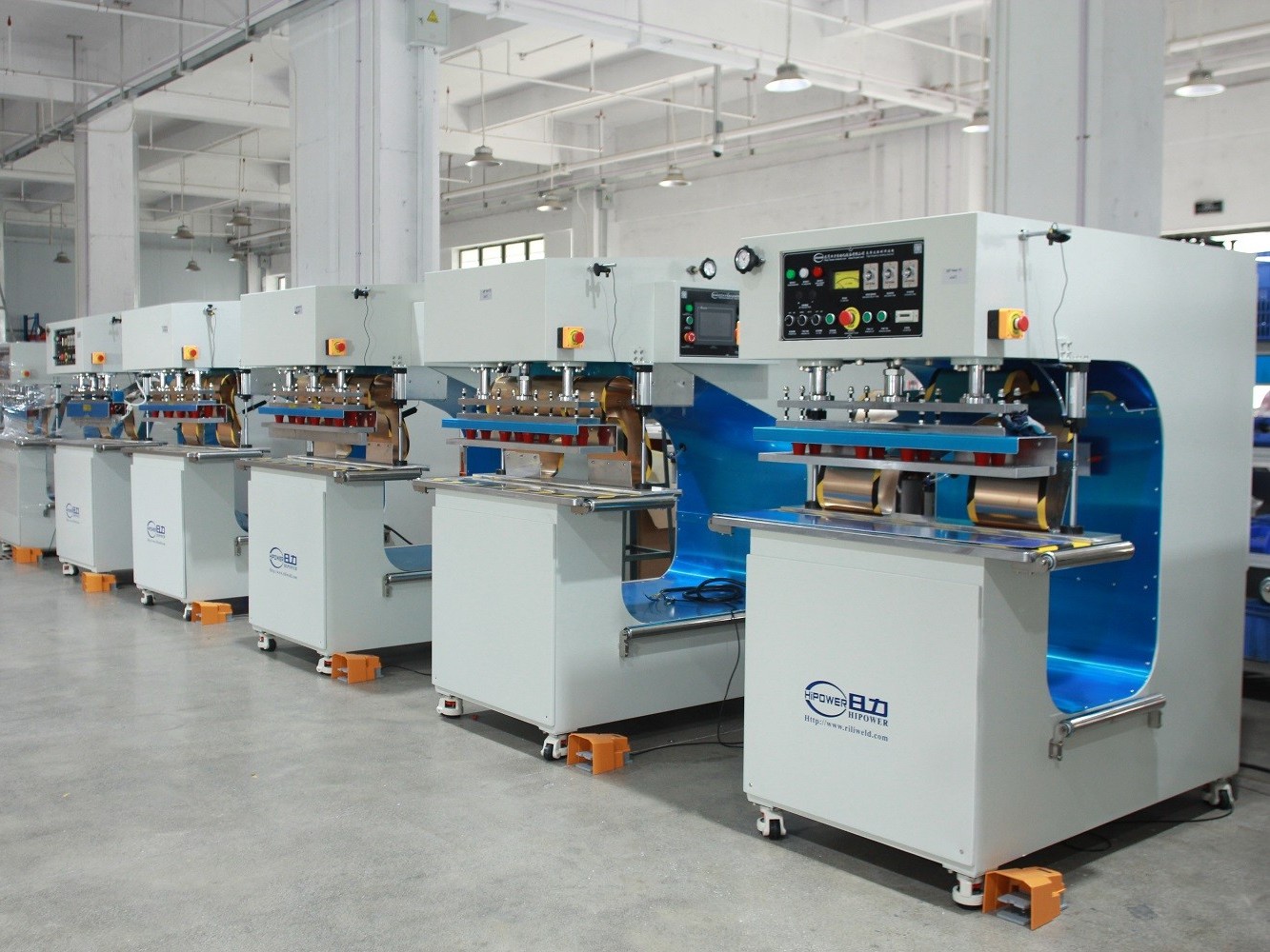 东莞日力HR-10KW-F1高周波篷布热合机：精准焊接PVC涂层布，赋能多行业高效生产